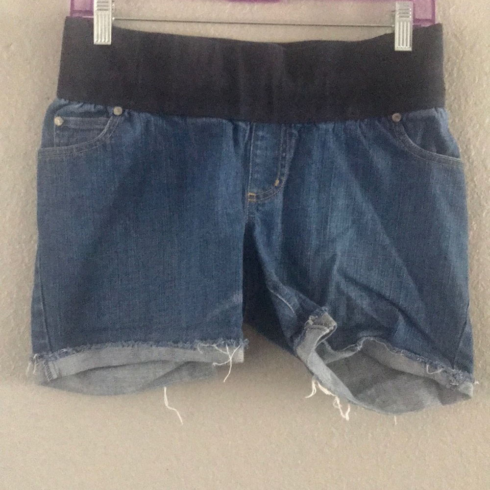 Maternity shorts